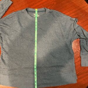 Time and Tru Women’s Teal Blue Crewneck Pullover Sweater